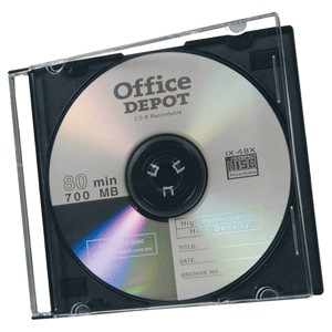 ESTUCHE DELGADO PARA CD/DVD OFFICE DEPOT CON 40 PZ